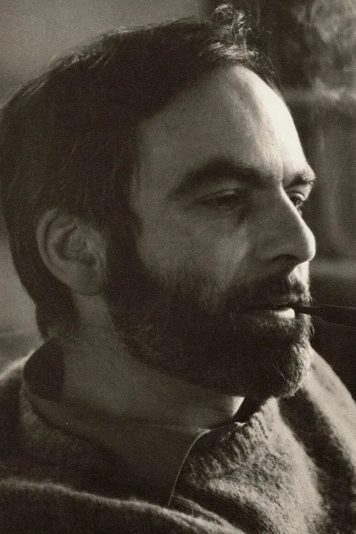 Henry Livings interpretando a Eric