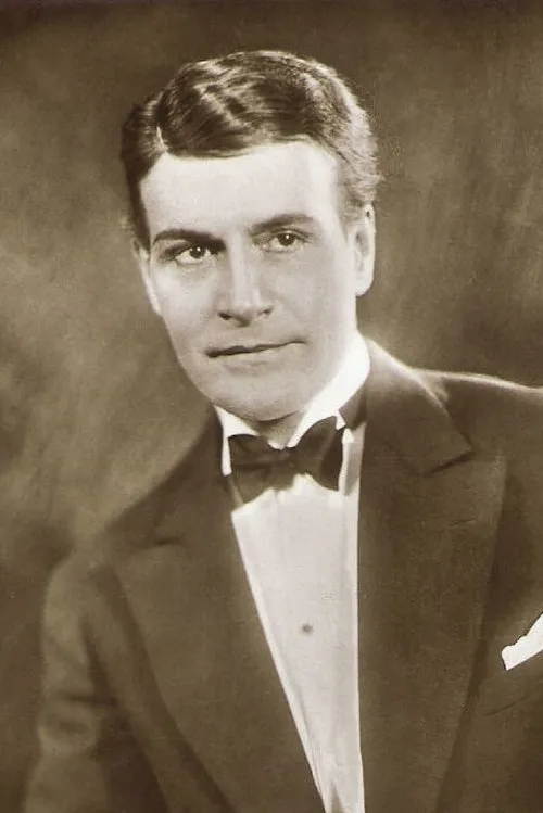 Henry Stuart interpretando a Tom Wilkens