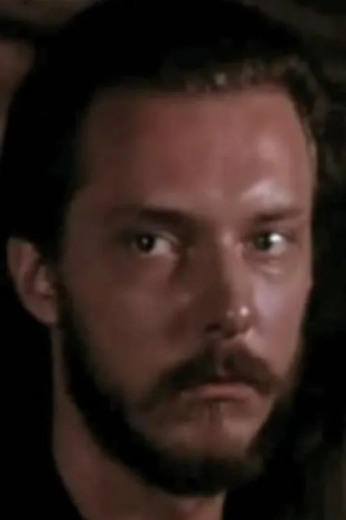 Heorhiy Havrylenko interpretando a Demyan Khalyavskyi