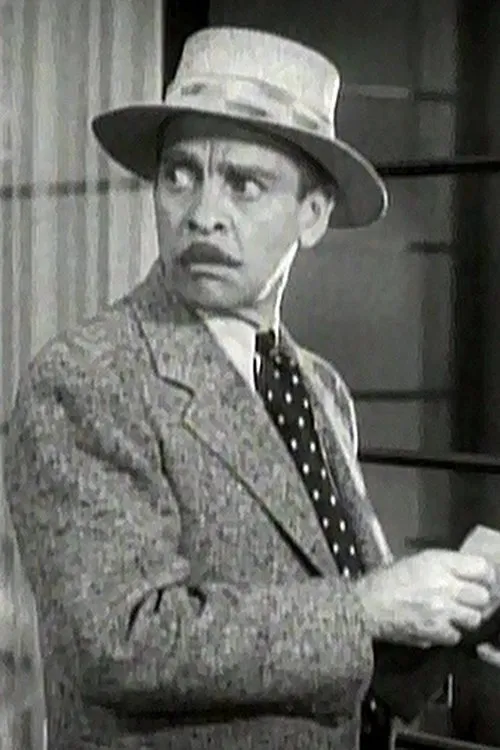 Herbert Braggiotti interpretando a Jose Alvarado