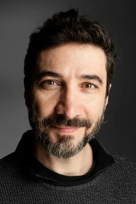 Hermes Baroli interpretando a