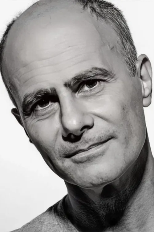 Hernán Gené interpretando a