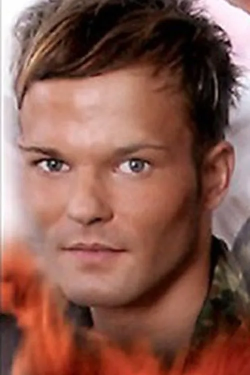 Herry Luck interpretando a 