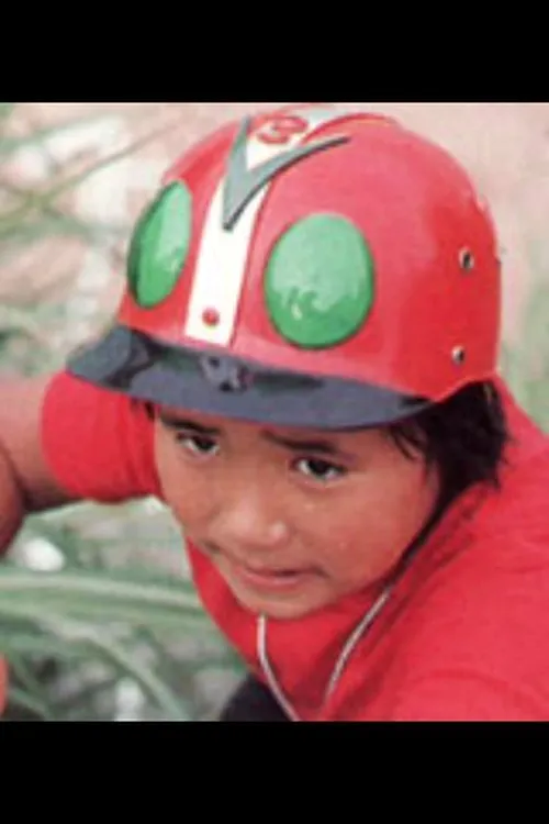 Hideki Kawaguchi interpretando a Shigeru Tama