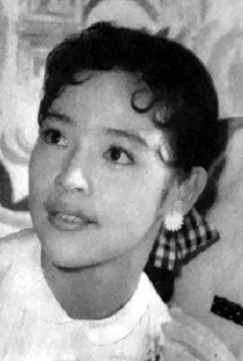 Hikaru Mayuzumi interpretando a Momoko