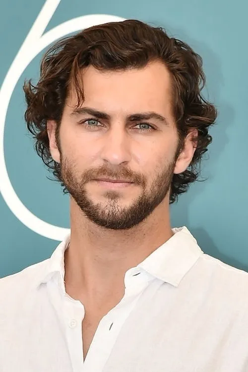 Taylor Zakhar Perez ha trabajado con Hilton Pelser en 2 ocasiones