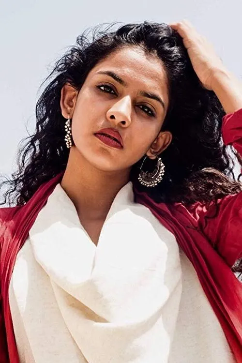 Himika Bose — personaje: Nidhi