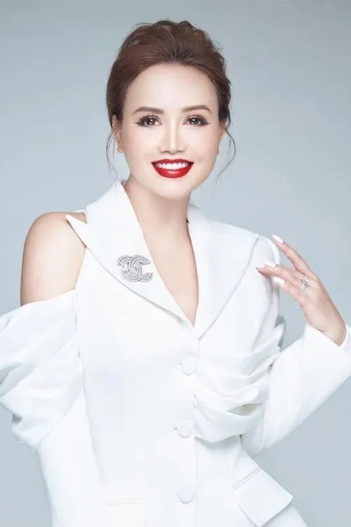 Công Lý ha trabajado con Hoang Yen en 1 ocasiones