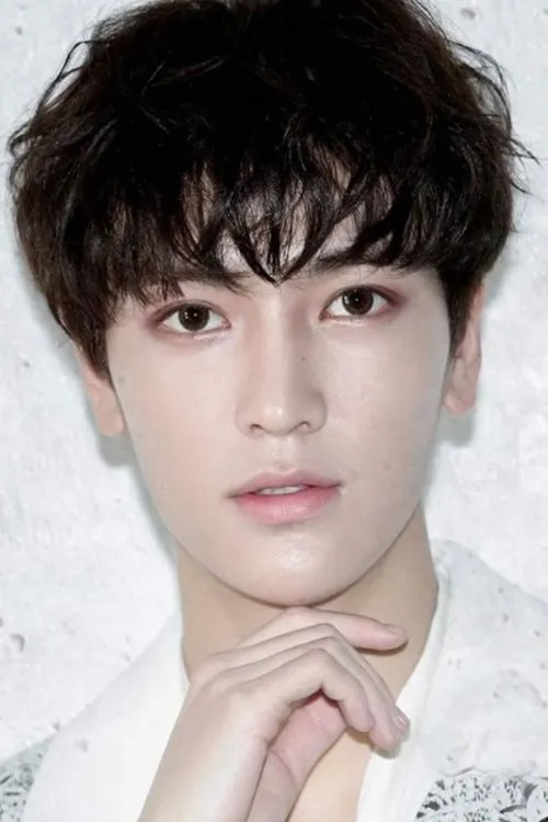 Hollis — personaje: Anatoly Mercury