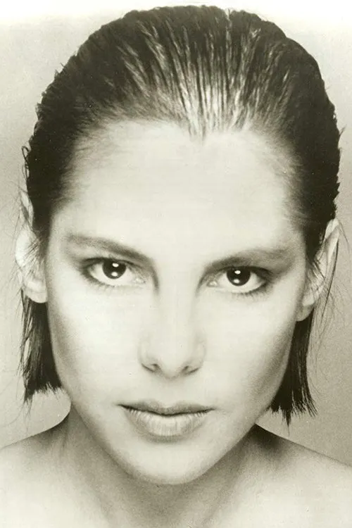 Kembra Pfahler ha trabajado con Holly Adams en 3 ocasiones