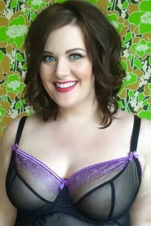 Frankie Williams ha trabajado con Holly Macgillivray en 1 ocasiones