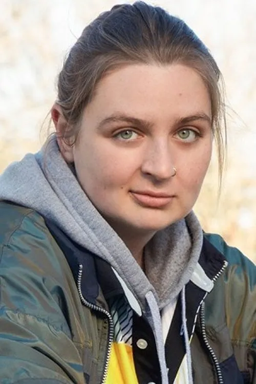 Holmes interpretando a Kim