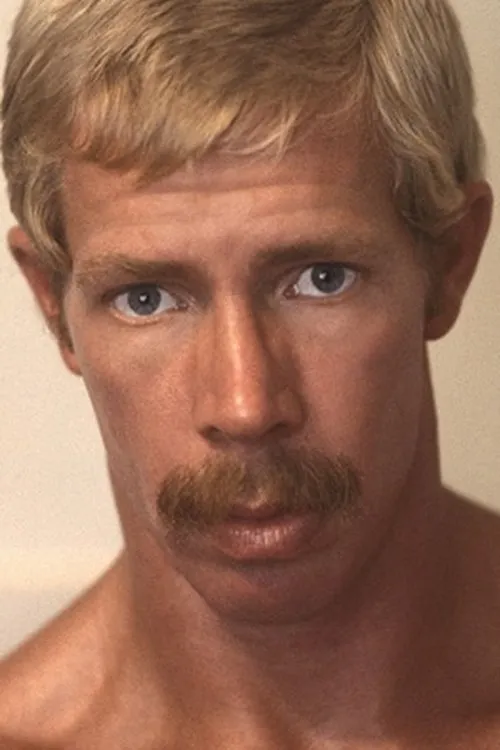 Dirk ha trabajado con Holtz en 1 ocasiones