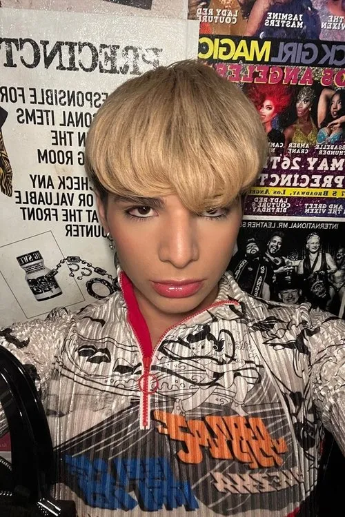 Supremme de Luxe ha trabajado con Honey Balenciaga en 1 ocasiones