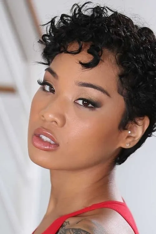 Honey Gold interpretando a (archive footage)