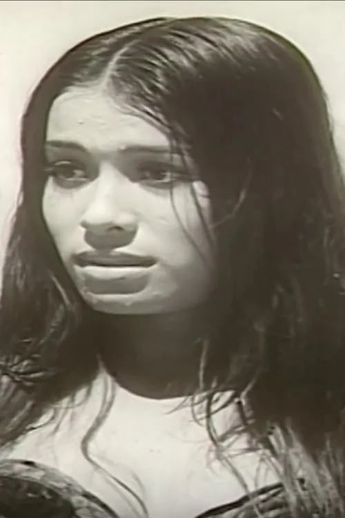 Hồng Ngọc interpretando a Monique