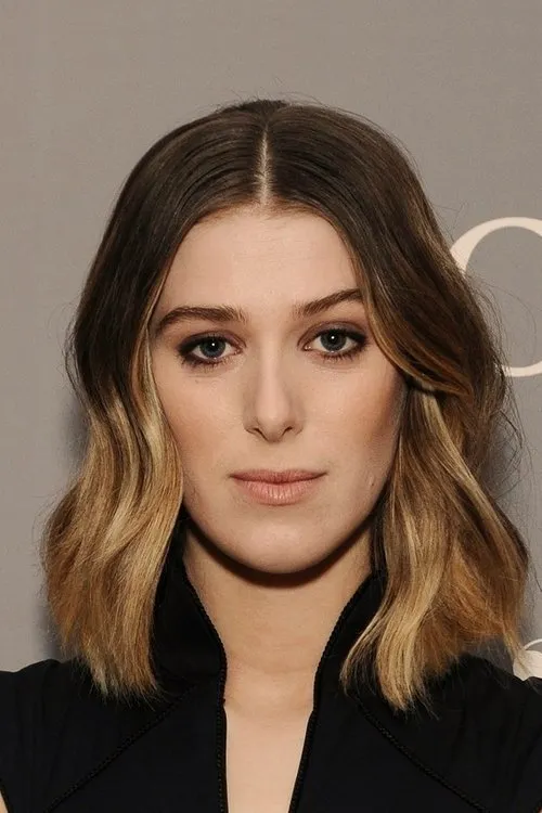 Honor Swinton Byrne interpretando a Helen