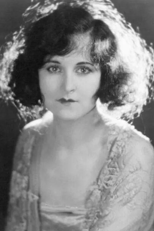 Hope Hampton interpretando a Hope Hampton