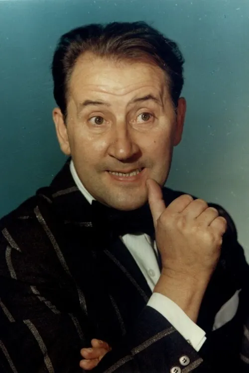 Horia Șerbănescu interpretando a Mache Preo?escu