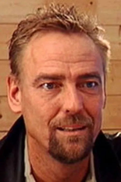 Horst Baron interpretando a 