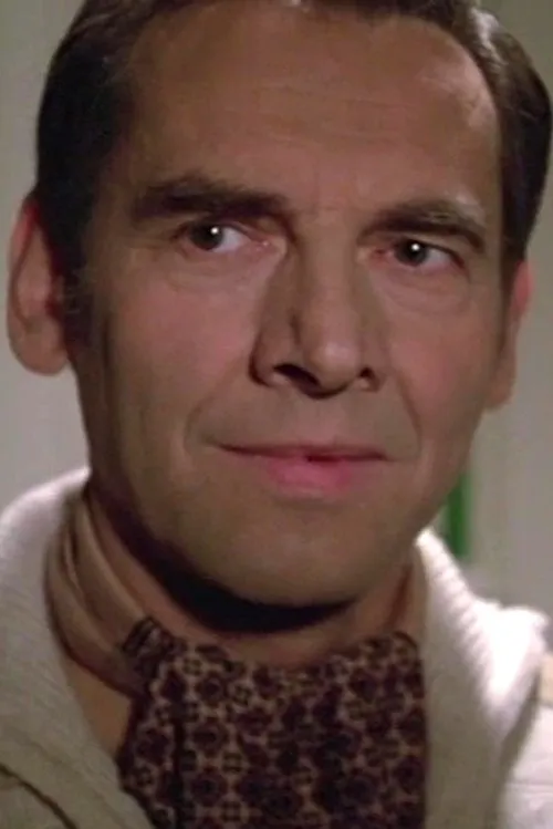 Horst Schulze interpretando a Egon Kirsche