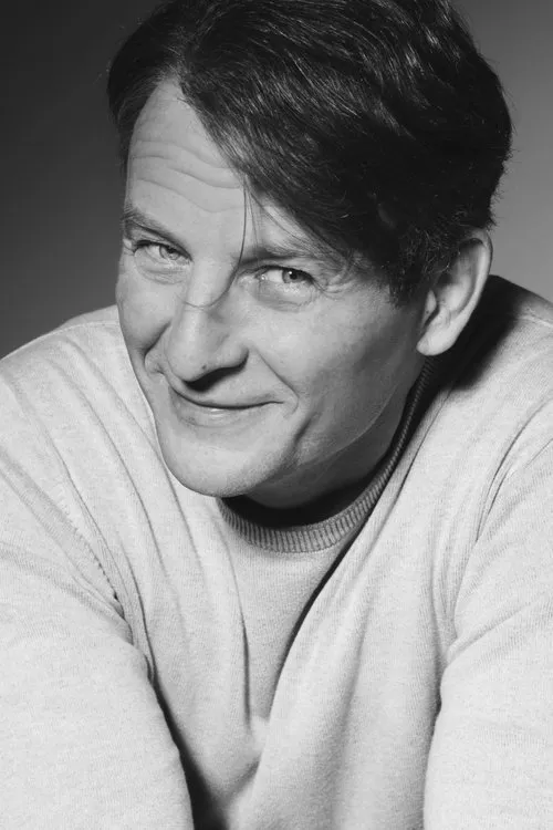 Andrew Hefler ha trabajado con Horváth Ákos en 2 ocasiones