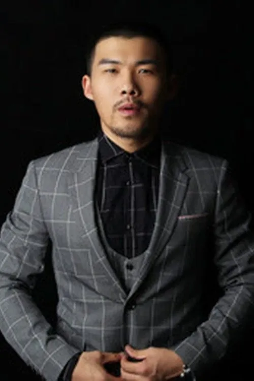 Hou Tianfang interpretando a