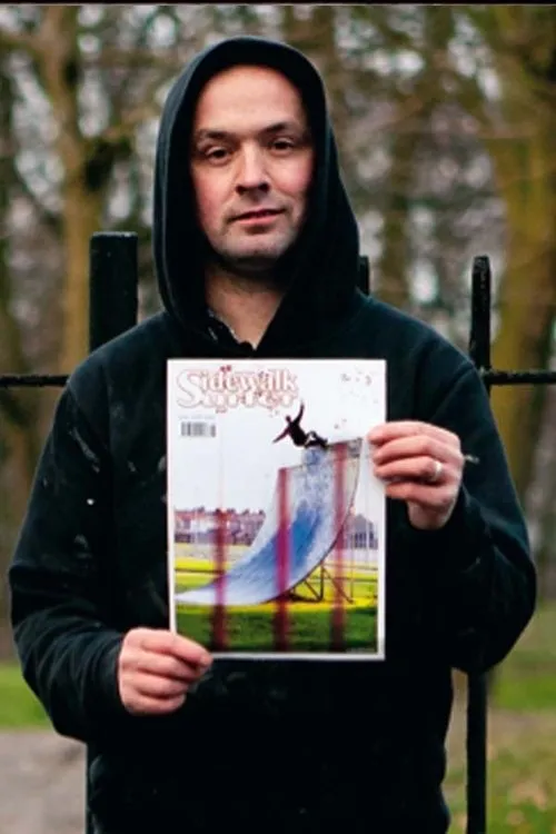 Howard Cooke interpretando a 