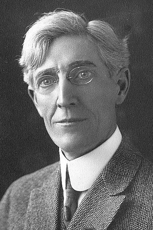 Howard Missimer interpretando a The Butler