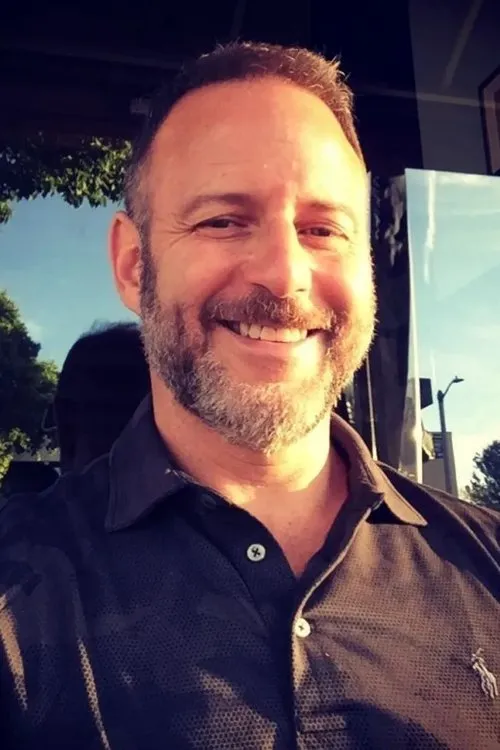 Howie Skora interpretando a Ivan