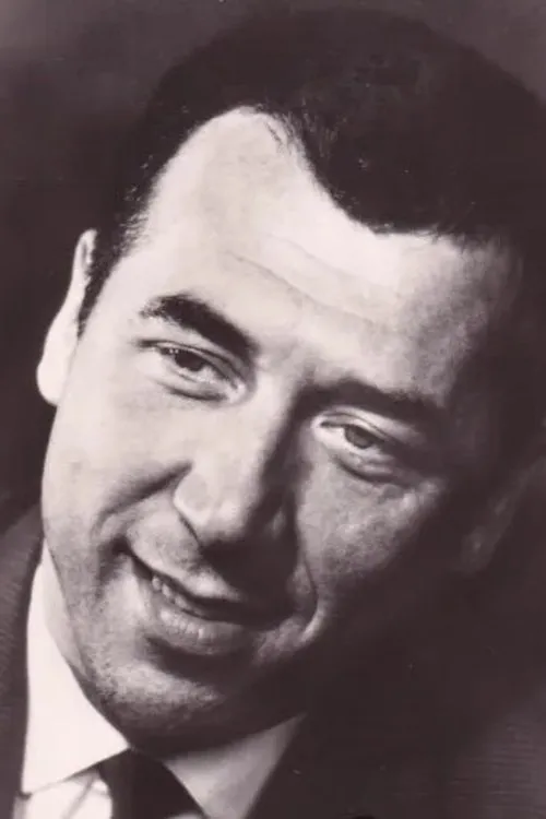 Hubert Suschka interpretando a Felix Hepburn