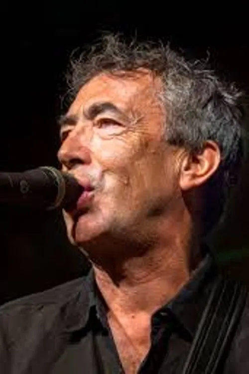 Hubert von Goisern interpretando a Paul Adler