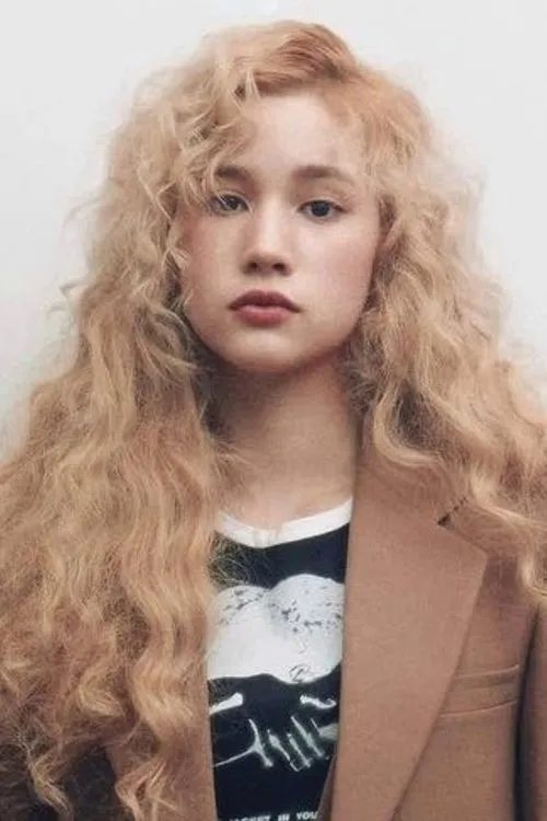 Huening Bahiyyih — personaje: Self / Participant