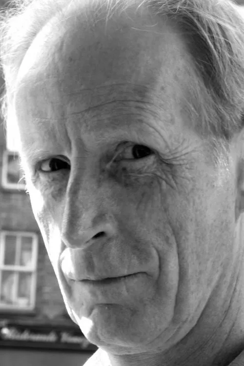 Julian M. Deuster ha trabajado con Hugh Coleridge en 1 ocasiones