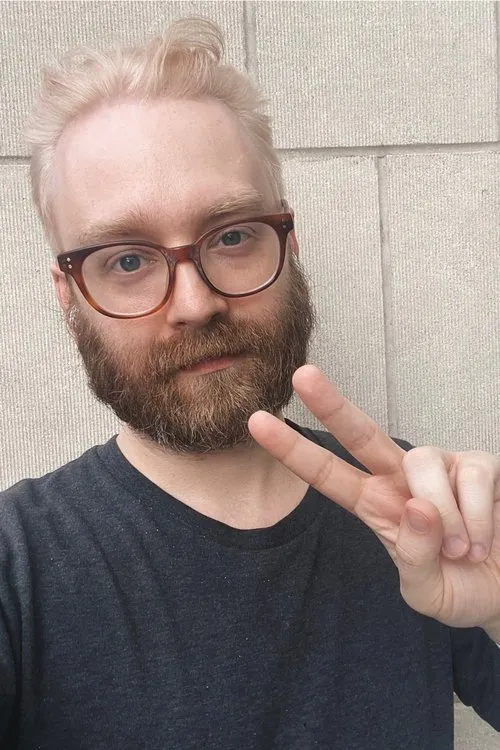 Stabatha La Thrills ha trabajado con Hugh Guiney en 3 ocasiones