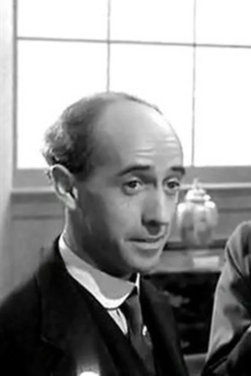 Hugh Pryse interpretando a Skinner