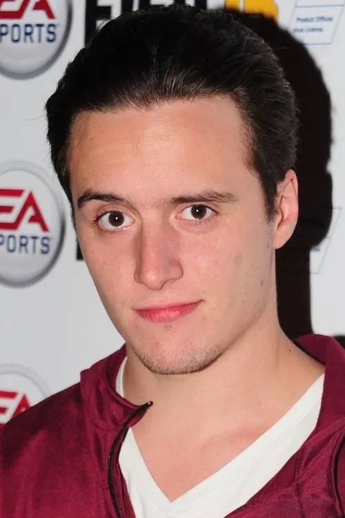 Hugo Dessioux interpretando a Jeune Guide