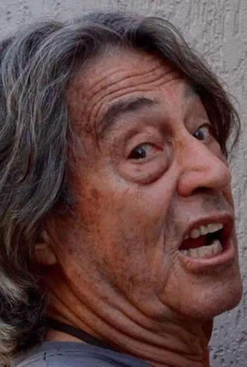 Hugo Rodas interpretando a Jean Jacques