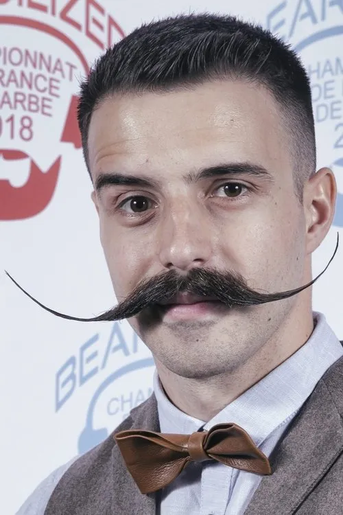 Foto de perfil del actor Hugo Saladon en el reparto