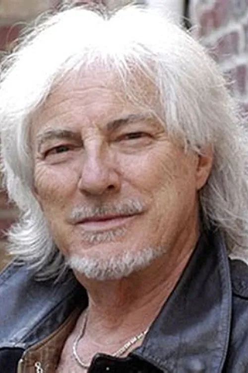 Hugues Aufray interpretando a Self (archive footage)