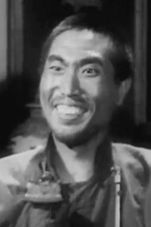 Hui Liu interpretando a Xiao Qin