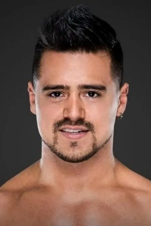 Humberto Solano interpretando a Garza Jr.