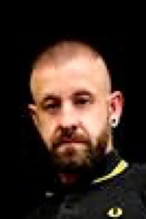 Hunter St. James interpretando a 