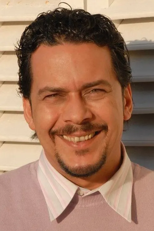 Hüseyin Köroğlu — personaje: Albay Sancar Canlica