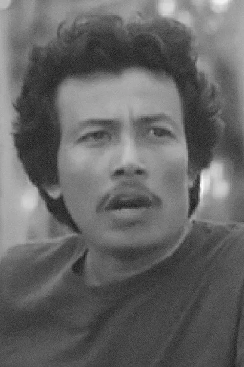 Elvis Chin ha trabajado con Hushairi Husain en 1 ocasiones