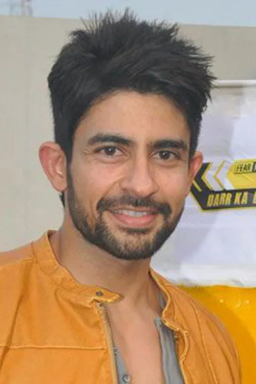 Hussain Kuwajerwala — personaje: Annu