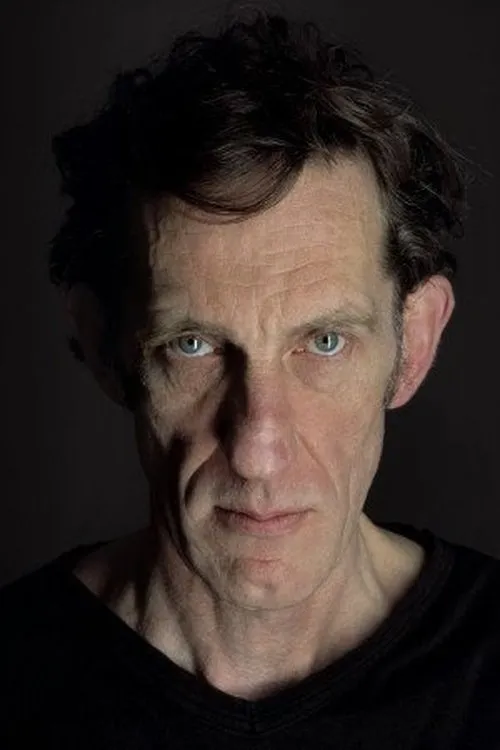 Joey van der Velden ha trabajado con Huug van Tienhoven en 1 ocasiones