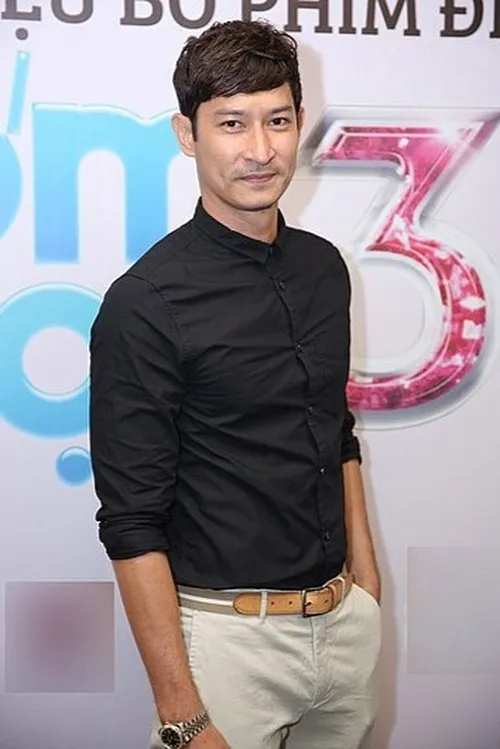 Huy Khánh interpretando a Nguyen