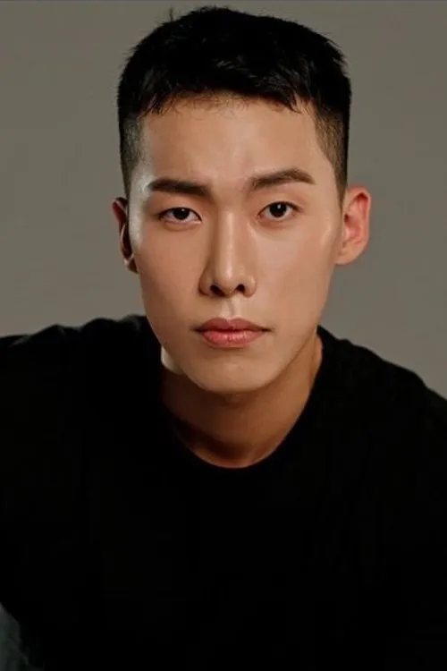 Hwang Sung-bin — personaje: Son Kyung-taek