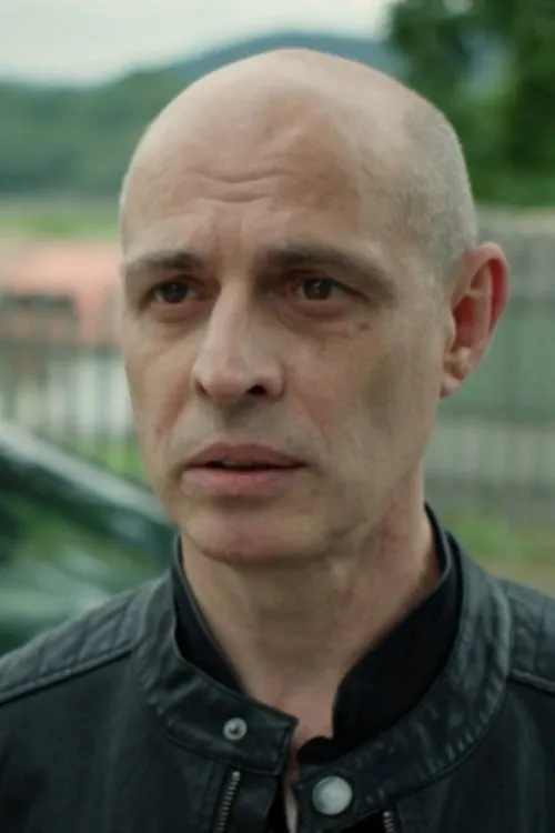 Adrian Jastraban ha trabajado con Hynek Chmelař en 2 ocasiones